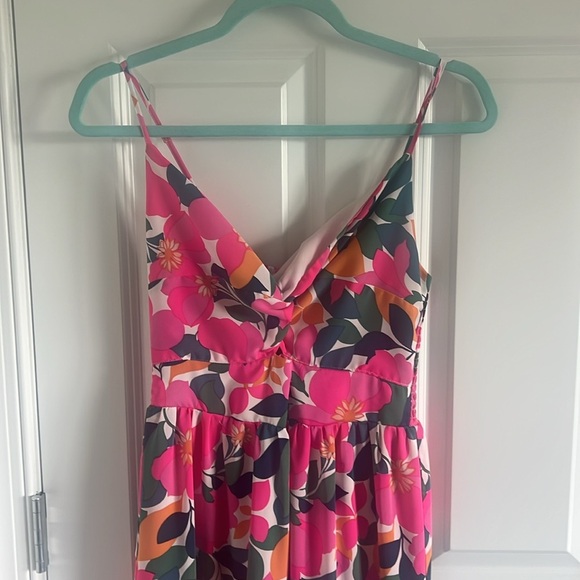 Entro Size Small Floral Maxi Dress Keyhole opening inthe front - Picture 2 of 11